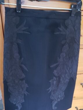 Elie Tahari Black Floral Applique Pencil Skirt